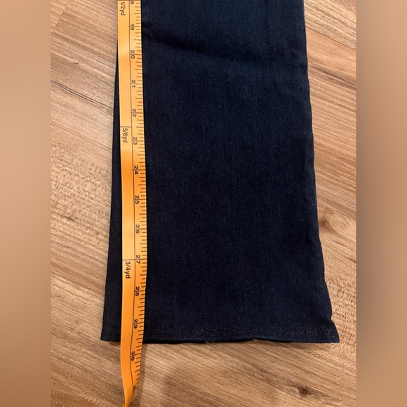 Paige High Rise Manhattan 25 - Picture 4 of 4